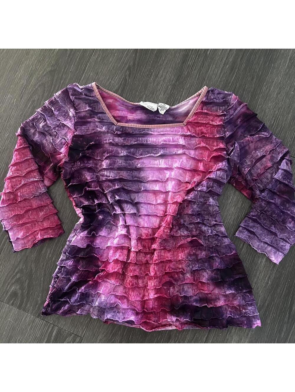 Vintage purple tie-dye ruffle top with 3/4 sleeves and a flowy fit.